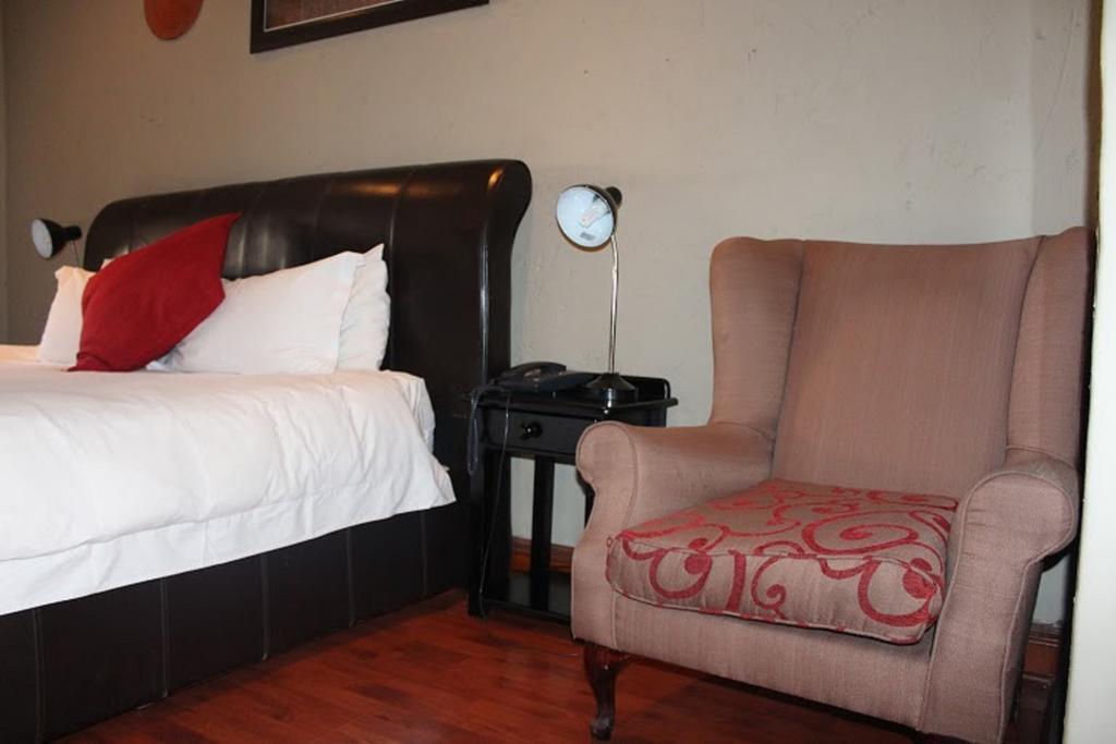 Flamboyant Guest Lodge Johannesburg Exteriör bild