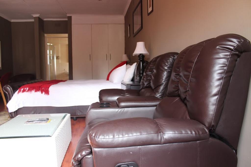 Flamboyant Guest Lodge Johannesburg Exteriör bild