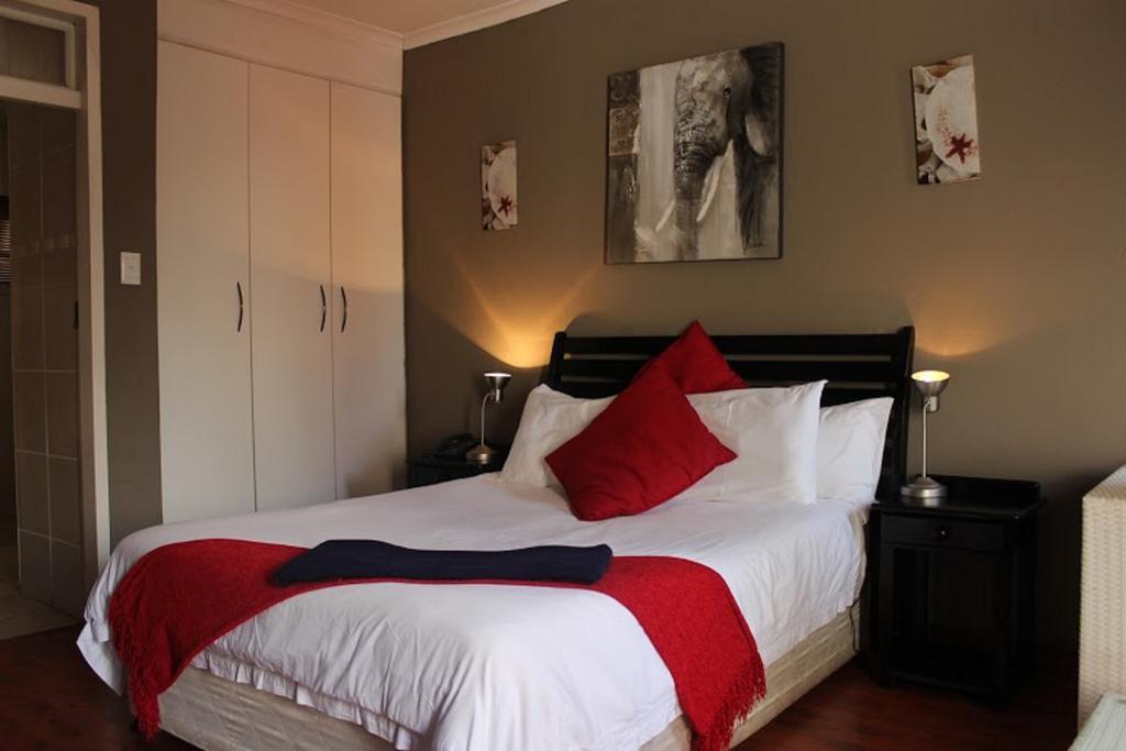 Flamboyant Guest Lodge Johannesburg Exteriör bild