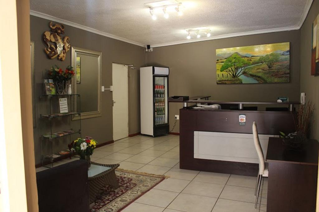 Flamboyant Guest Lodge Johannesburg Exteriör bild